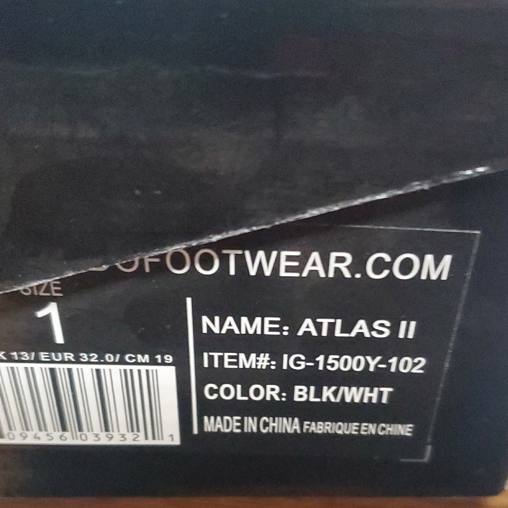 Atlas II Black and White Sneakers - Picture 6 of 12